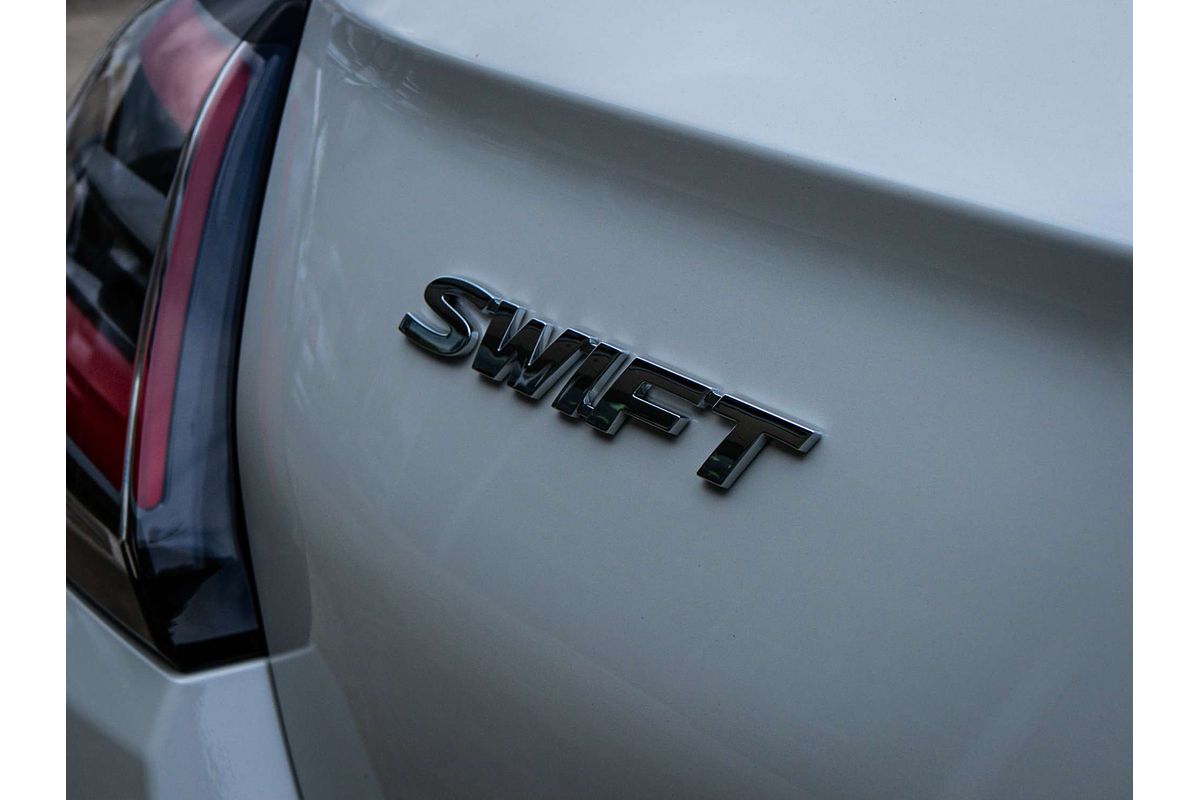2025 Suzuki Swift Hybrid UZ