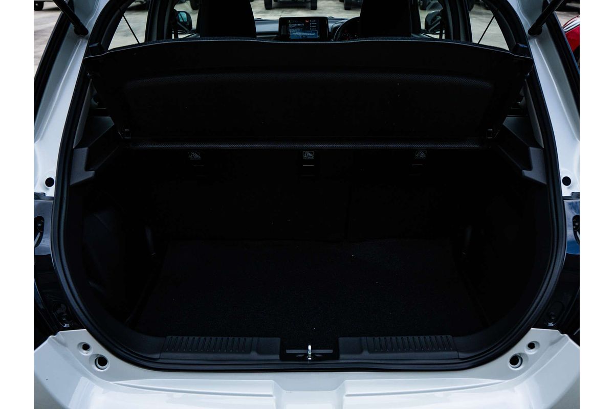 2025 Suzuki Swift Hybrid UZ