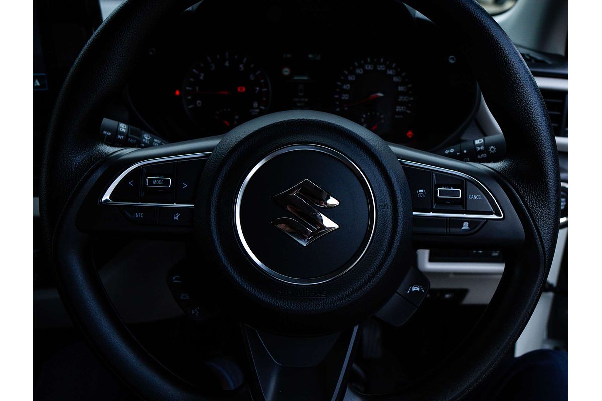 2025 Suzuki Swift Hybrid UZ