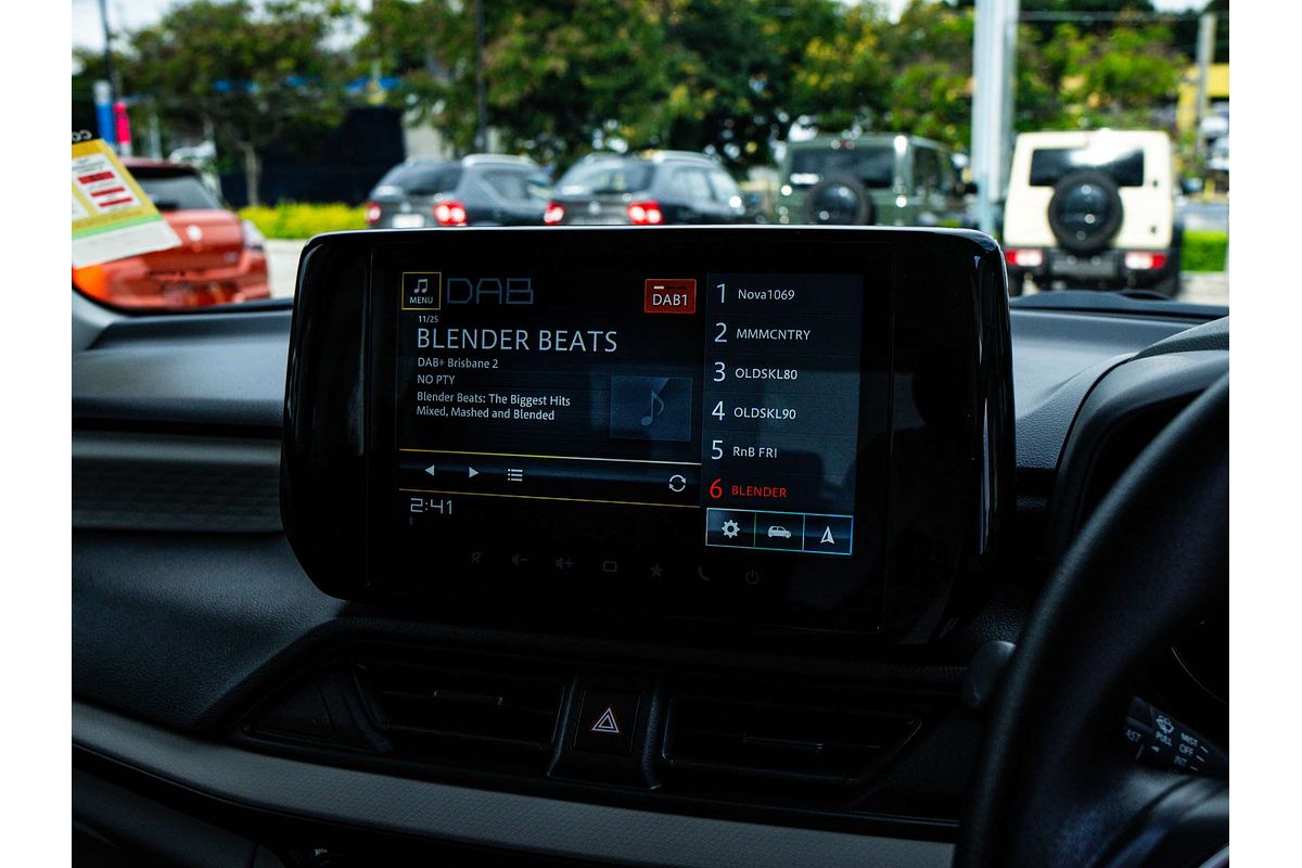 2025 Suzuki Swift Hybrid UZ