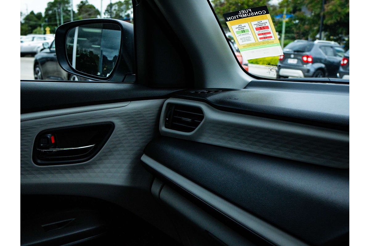 2025 Suzuki Swift Hybrid UZ