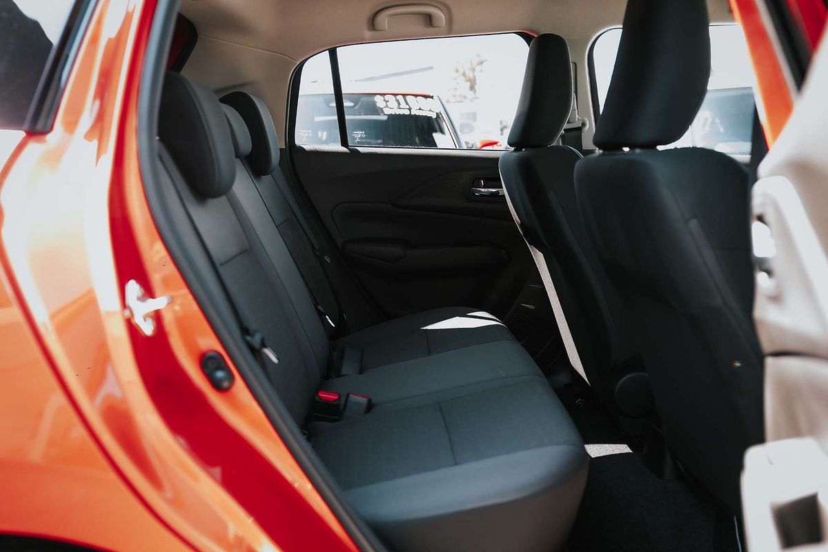 2025 Suzuki Swift Hybrid GLX UZ