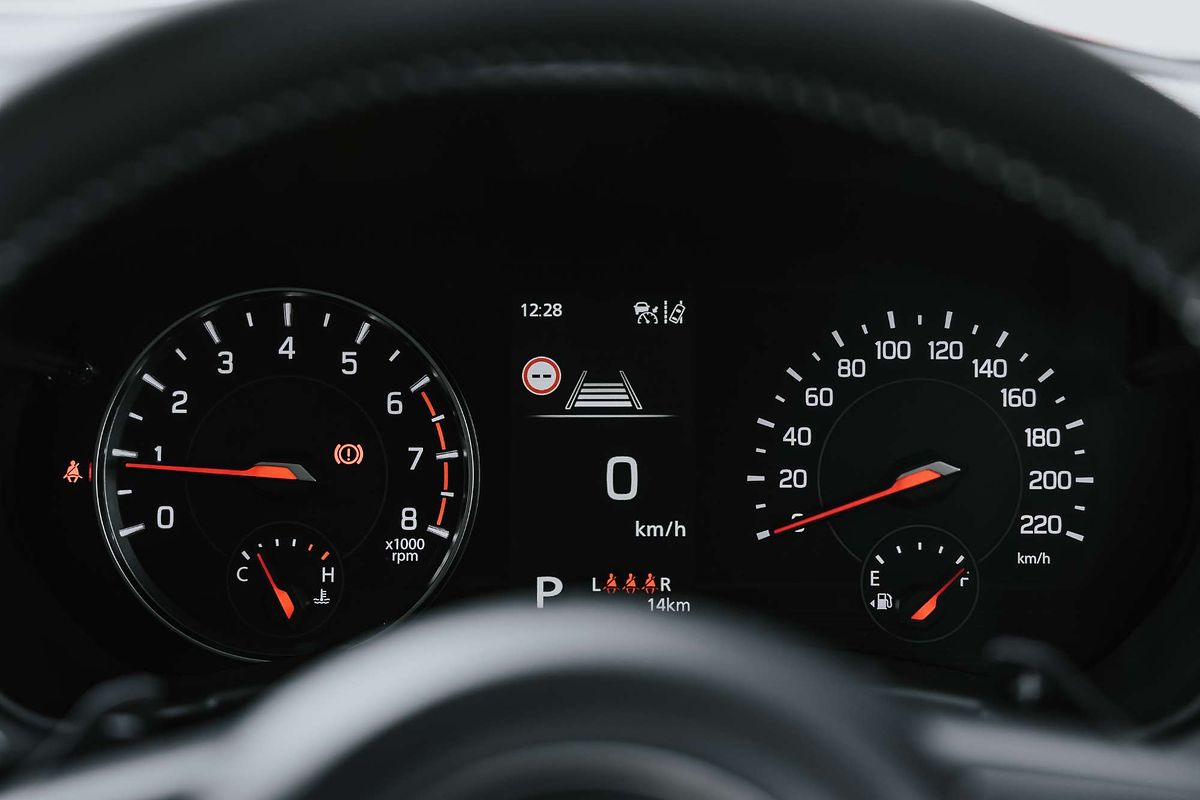 2025 Suzuki Swift Hybrid GLX UZ