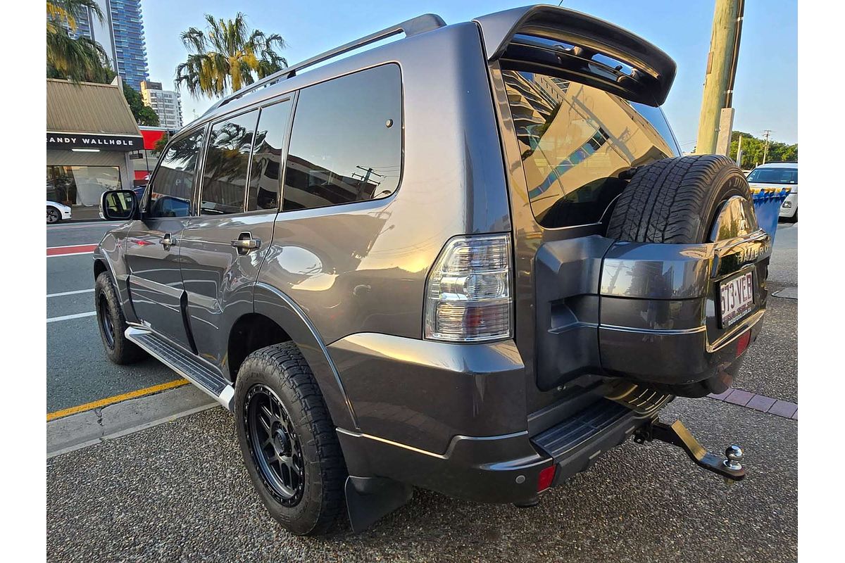 2014 Mitsubishi Pajero VR-X NW