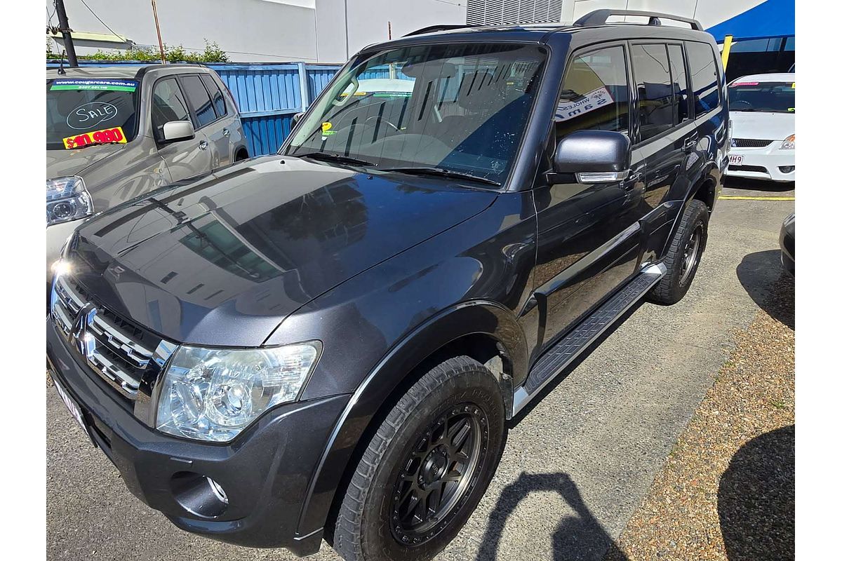 2014 Mitsubishi Pajero VR-X NW