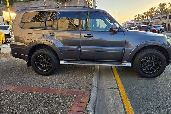 2014 Mitsubishi Pajero VR-X NW