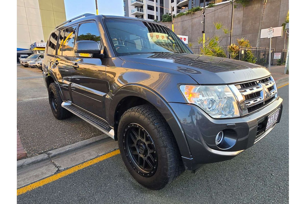 2014 Mitsubishi Pajero VR-X NW