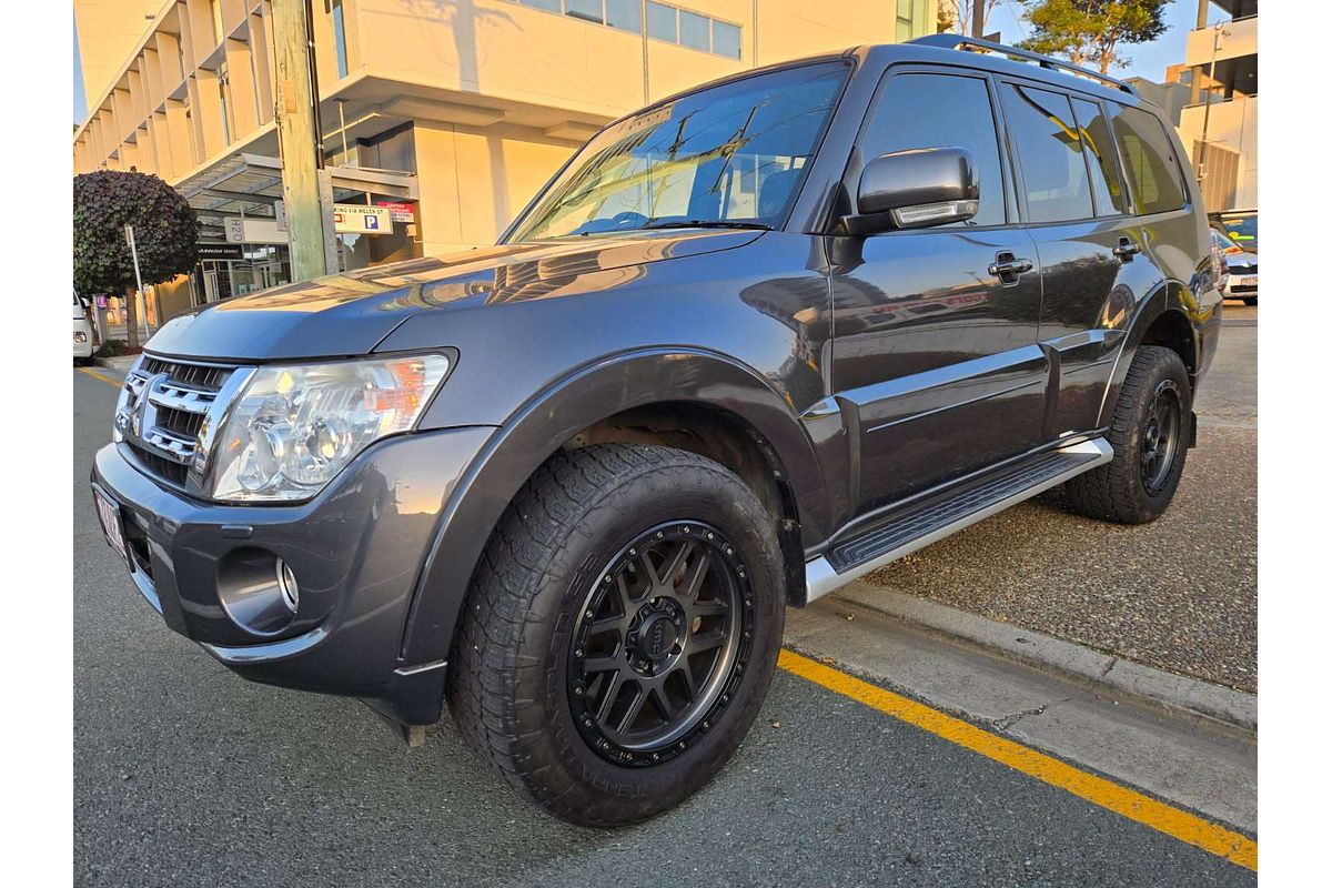 2014 Mitsubishi Pajero VR-X NW