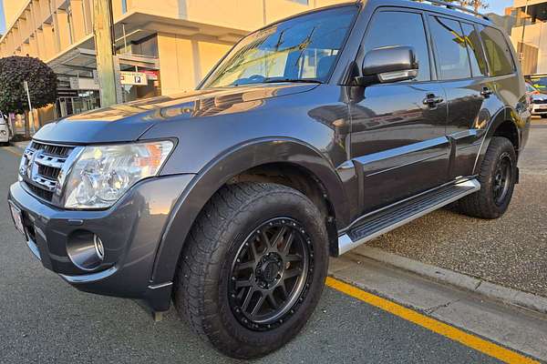 2014 Mitsubishi Pajero VR-X NW