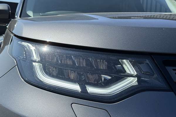 2017 Land Rover Discovery TD6 First Edition Series 5