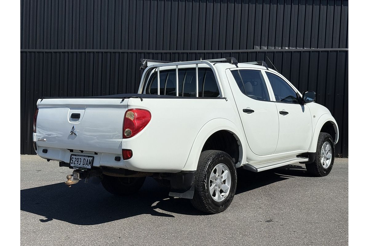 2013 Mitsubishi Triton GLX MN 4X4