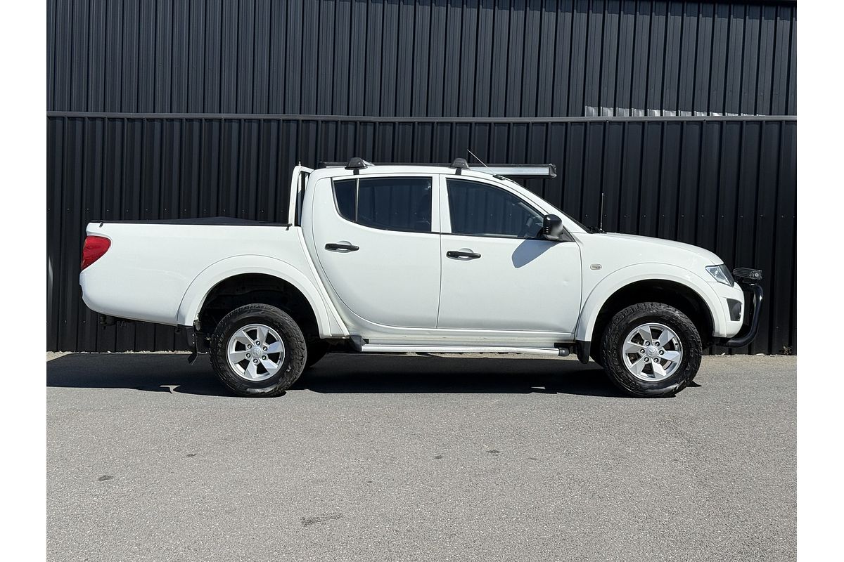 2013 Mitsubishi Triton GLX MN 4X4