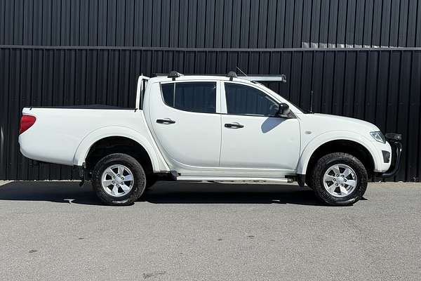 2013 Mitsubishi Triton GLX MN 4X4