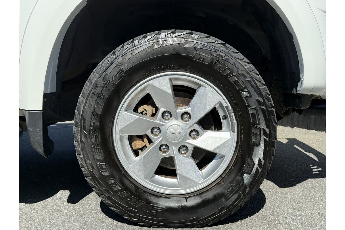 2013 Mitsubishi Triton GLX MN 4X4