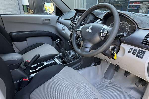 2013 Mitsubishi Triton GLX MN 4X4