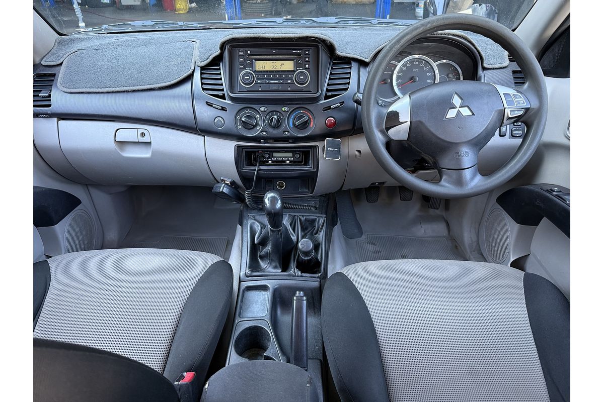 2013 Mitsubishi Triton GLX MN 4X4