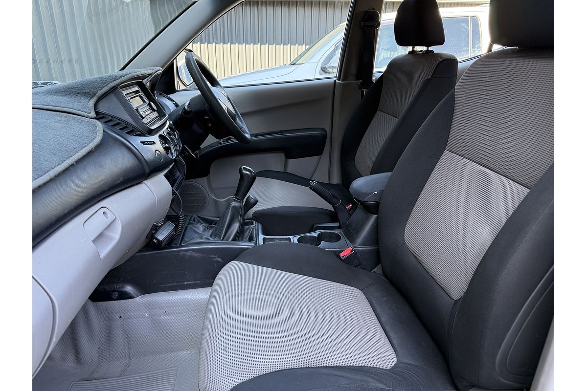 2013 Mitsubishi Triton GLX MN 4X4