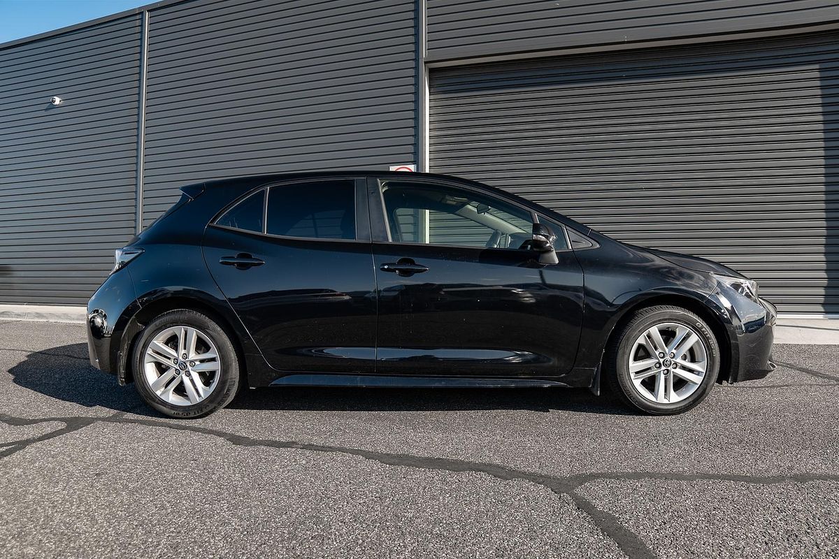 2018 Toyota Corolla Ascent Sport MZEA12R