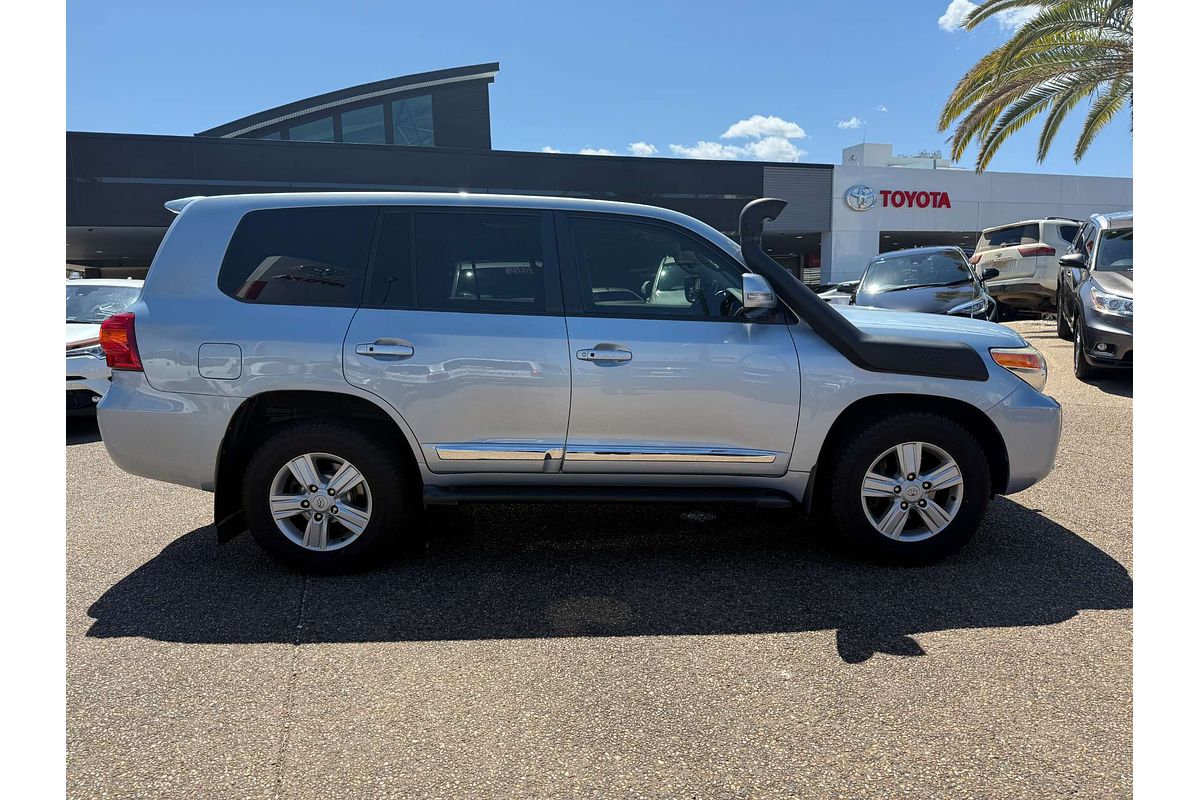 2013 Toyota Landcruiser Sahara VDJ200R