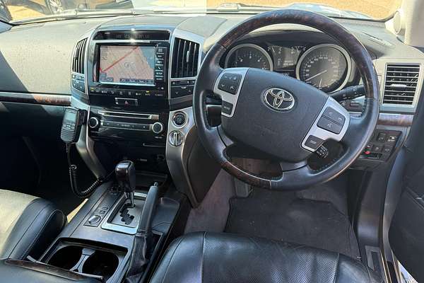 2013 Toyota Landcruiser Sahara VDJ200R