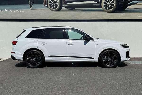 2024 Audi Q7 50 TDI S line 4M