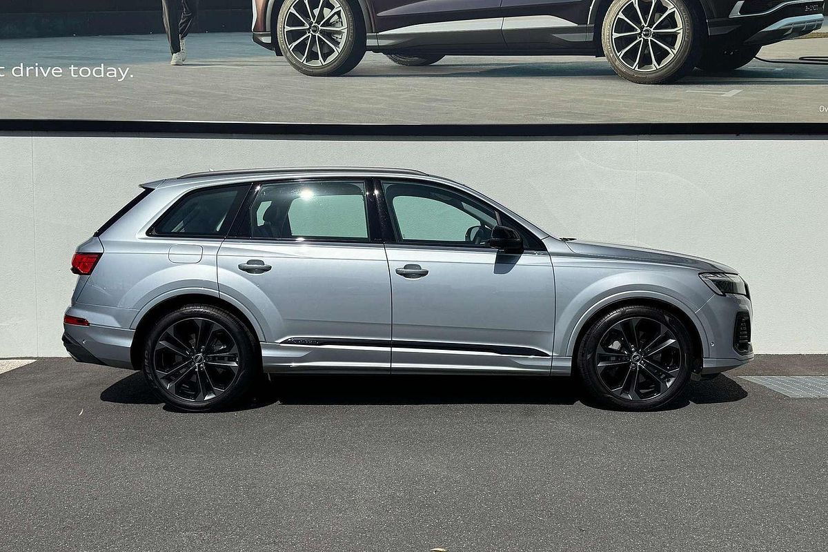 2025 Audi Q7 45 TFSI 4M