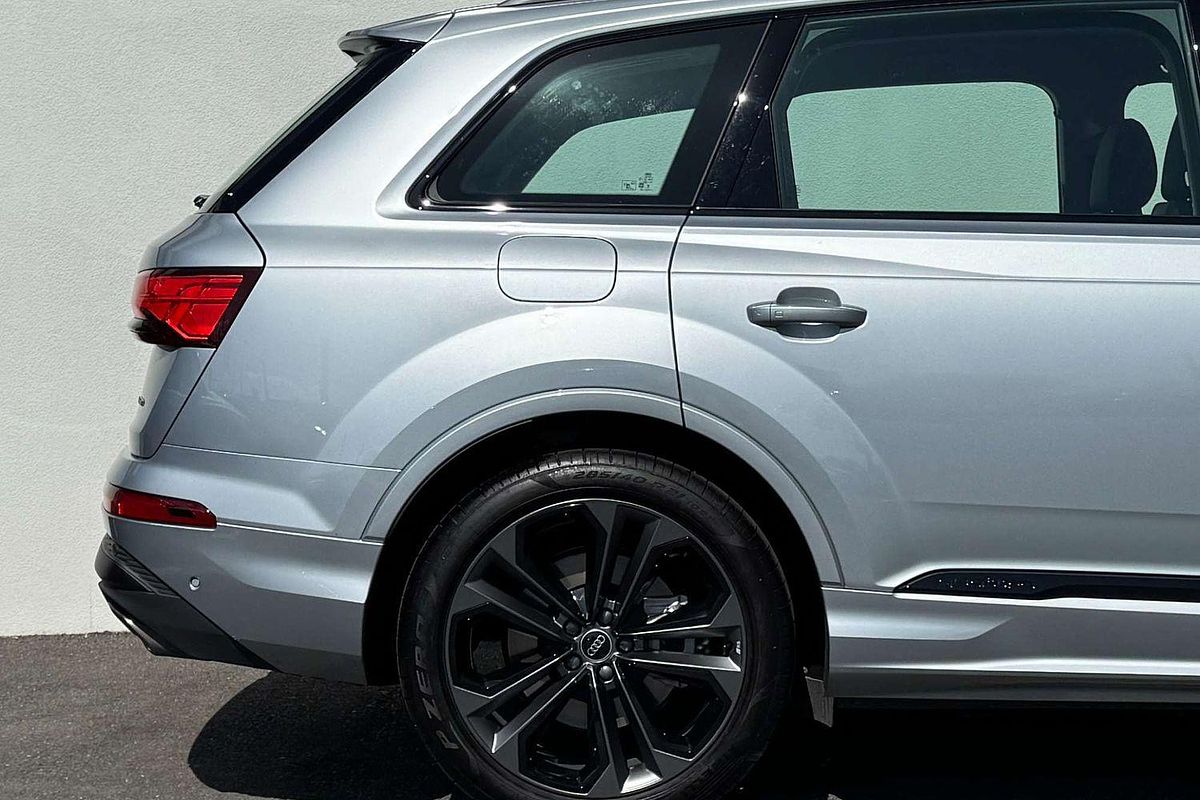 2025 Audi Q7 45 TFSI 4M
