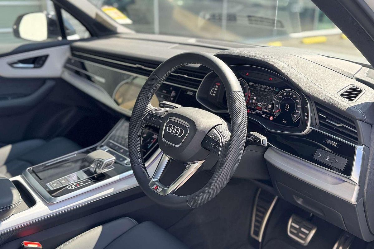 2024 Audi Q7 50 TDI S line 4M