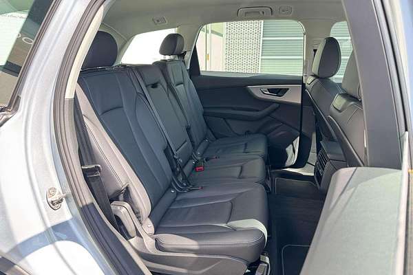 2025 Audi Q7 45 TFSI 4M