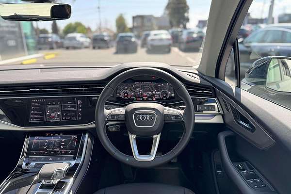 2025 Audi Q7 45 TFSI 4M