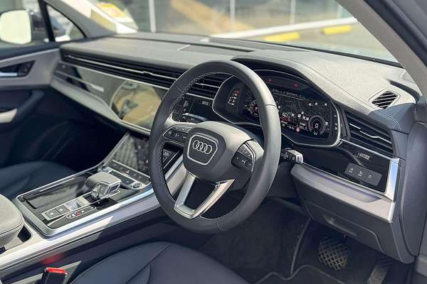 2025 Audi Q7 45 TFSI 4M