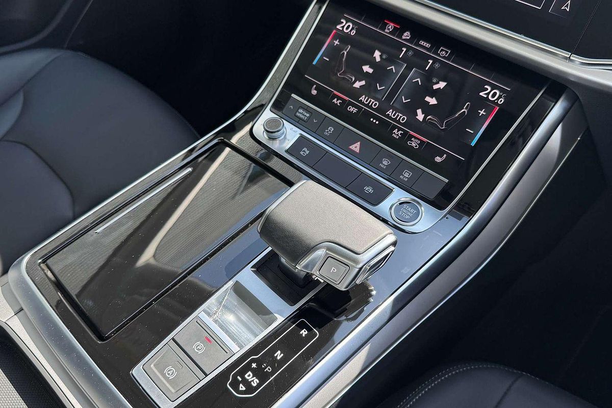 2025 Audi Q7 45 TFSI 4M