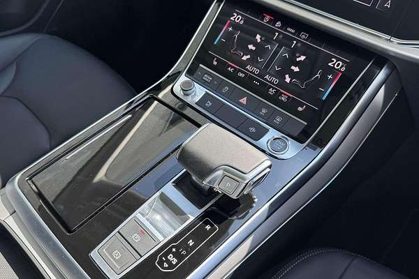 2025 Audi Q7 45 TFSI 4M