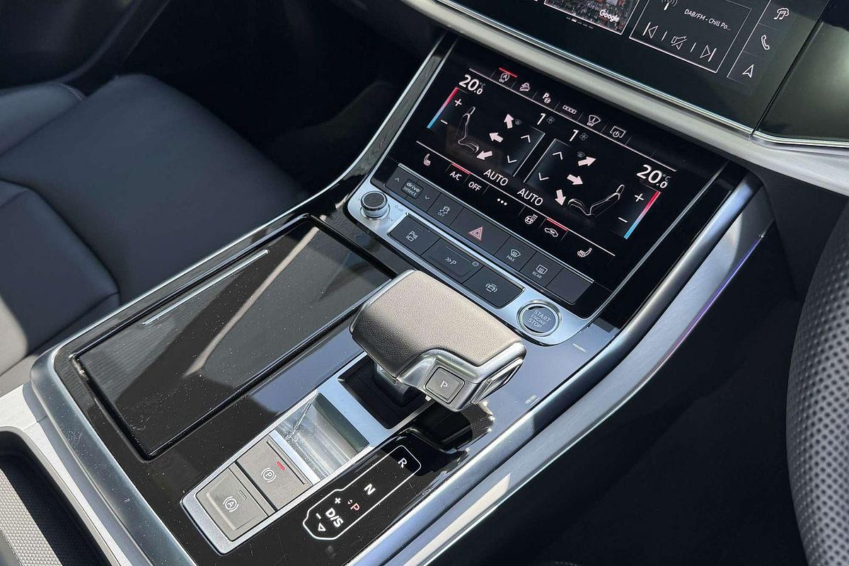 2024 Audi Q7 50 TDI S line 4M