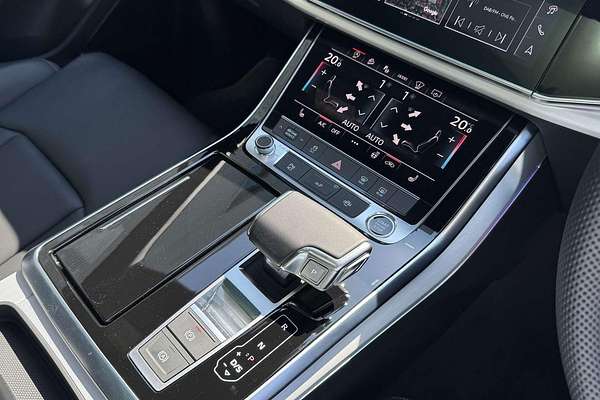 2024 Audi Q7 50 TDI S line 4M