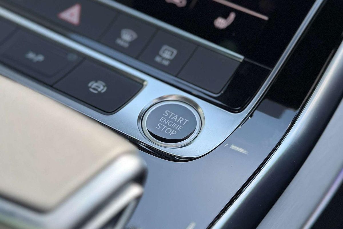 2024 Audi Q7 50 TDI S line 4M