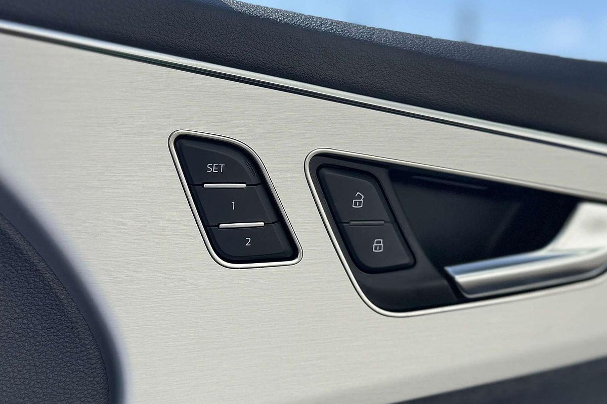 2024 Audi Q7 50 TDI S line 4M