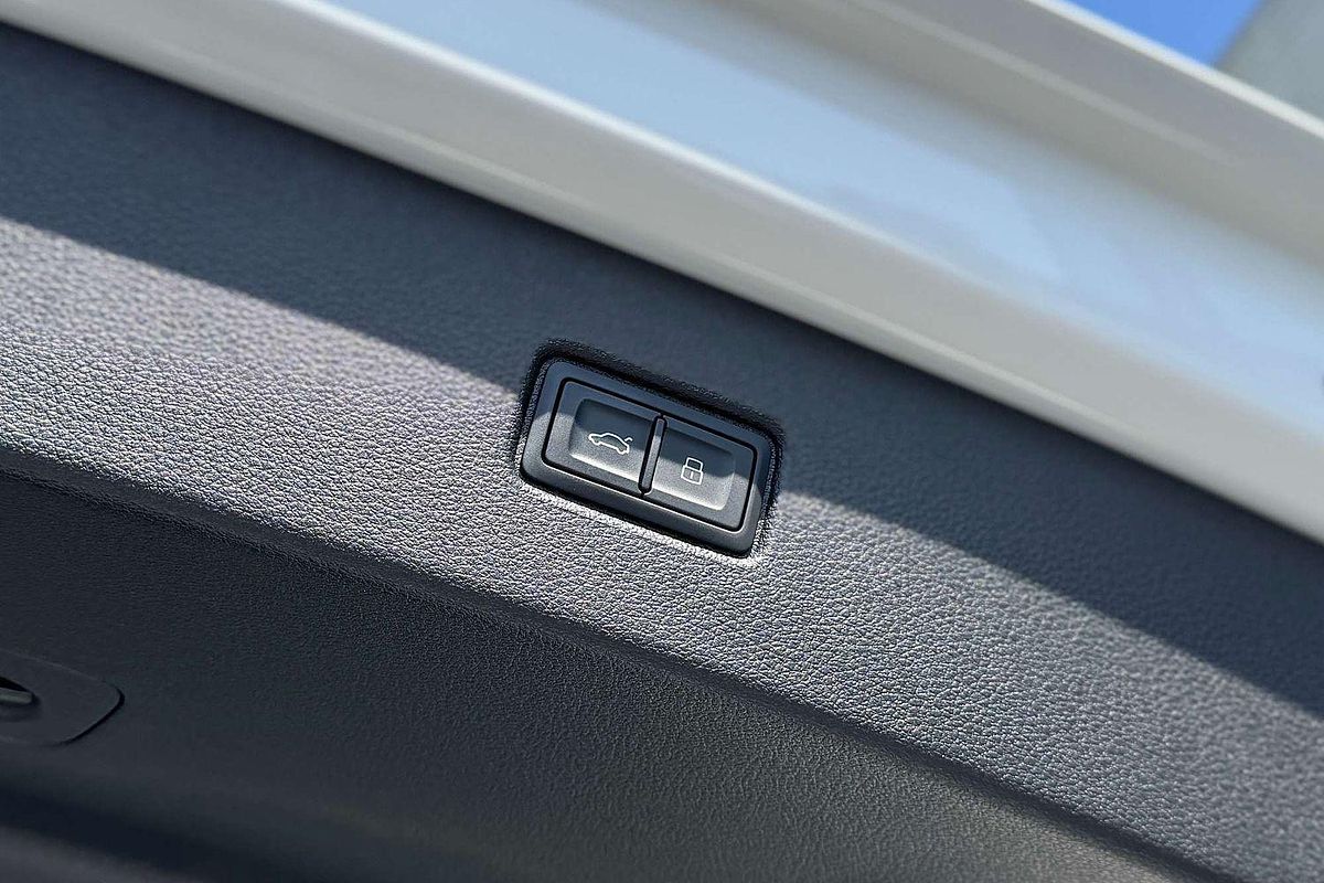 2024 Audi Q7 50 TDI S line 4M