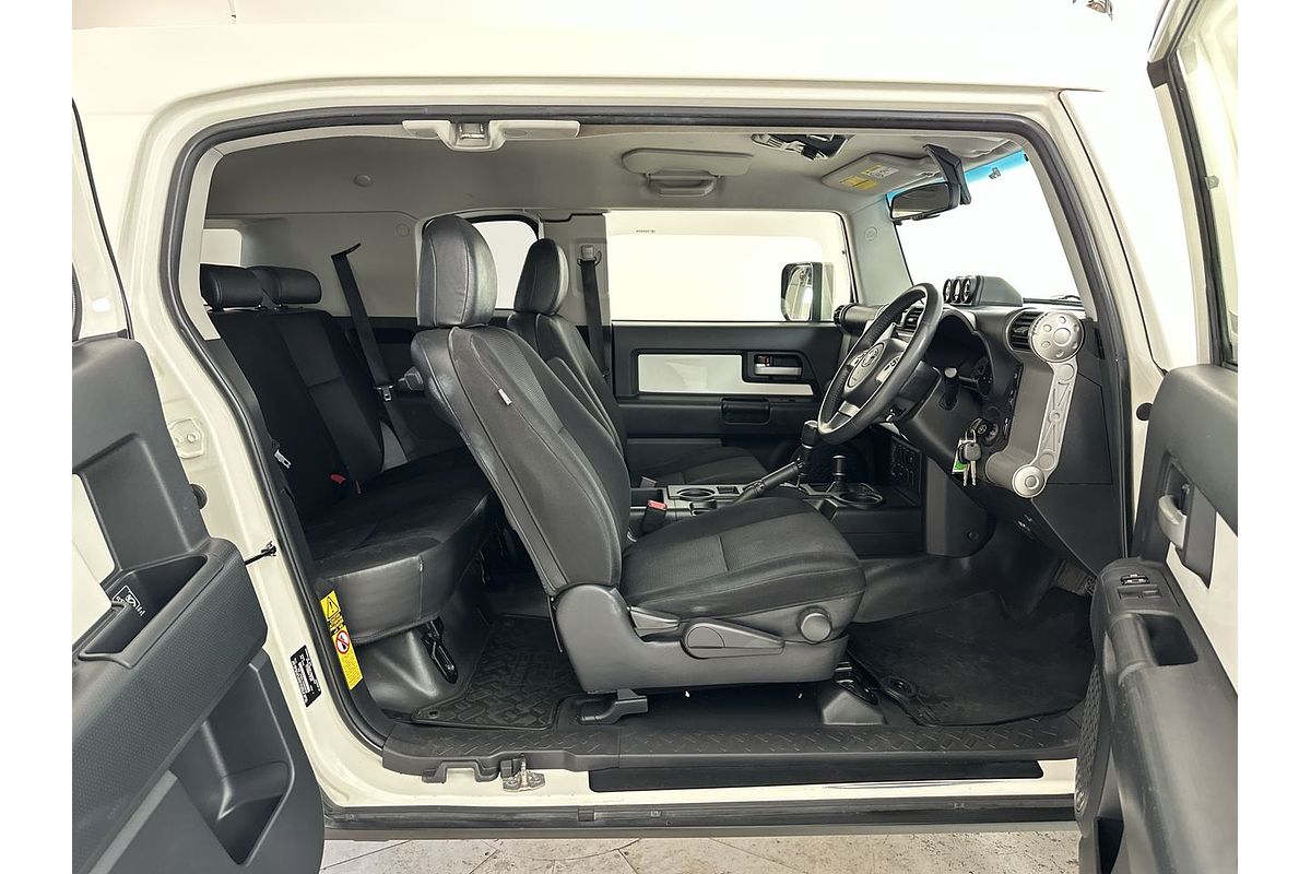 2014 Toyota FJ Cruiser GSJ15R