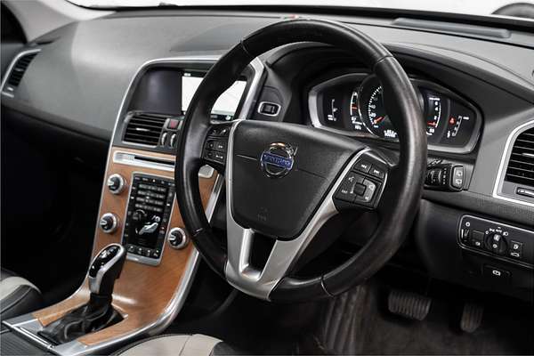 2016 Volvo XC60 T5 Luxury