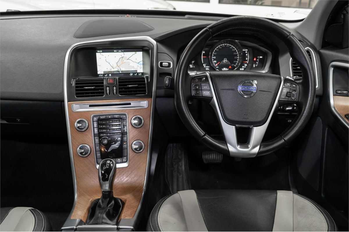 2016 Volvo XC60 T5 Luxury