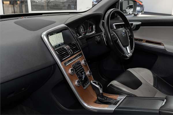 2016 Volvo XC60 T5 Luxury
