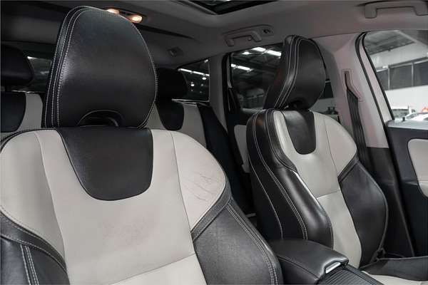 2016 Volvo XC60 T5 Luxury