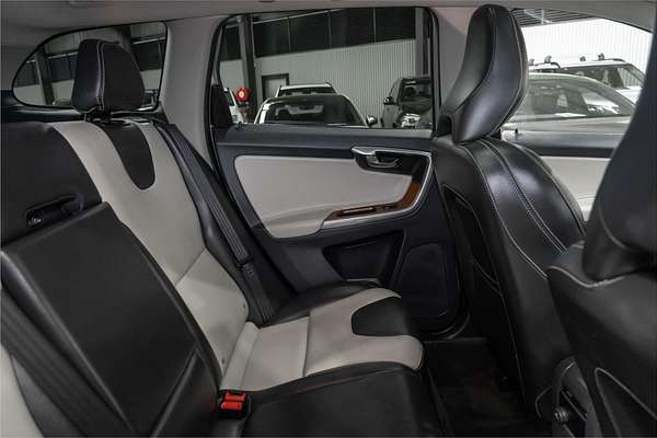 2016 Volvo XC60 T5 Luxury