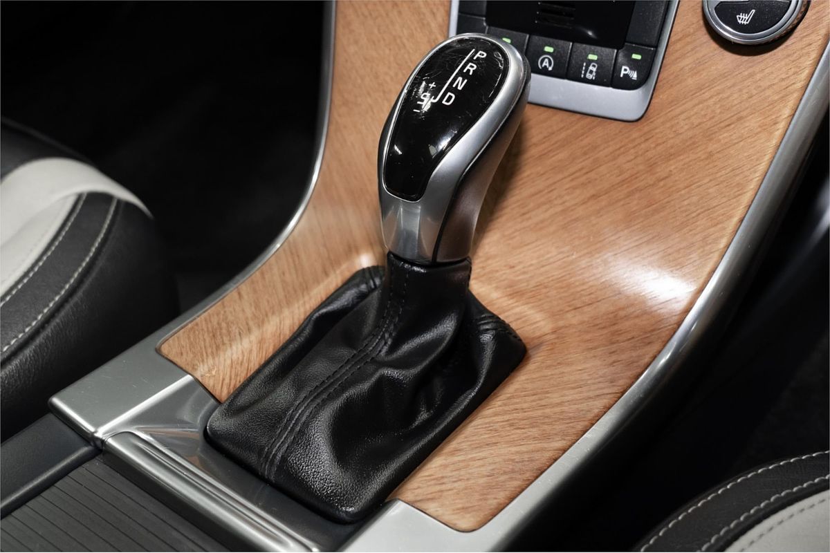 2016 Volvo XC60 T5 Luxury