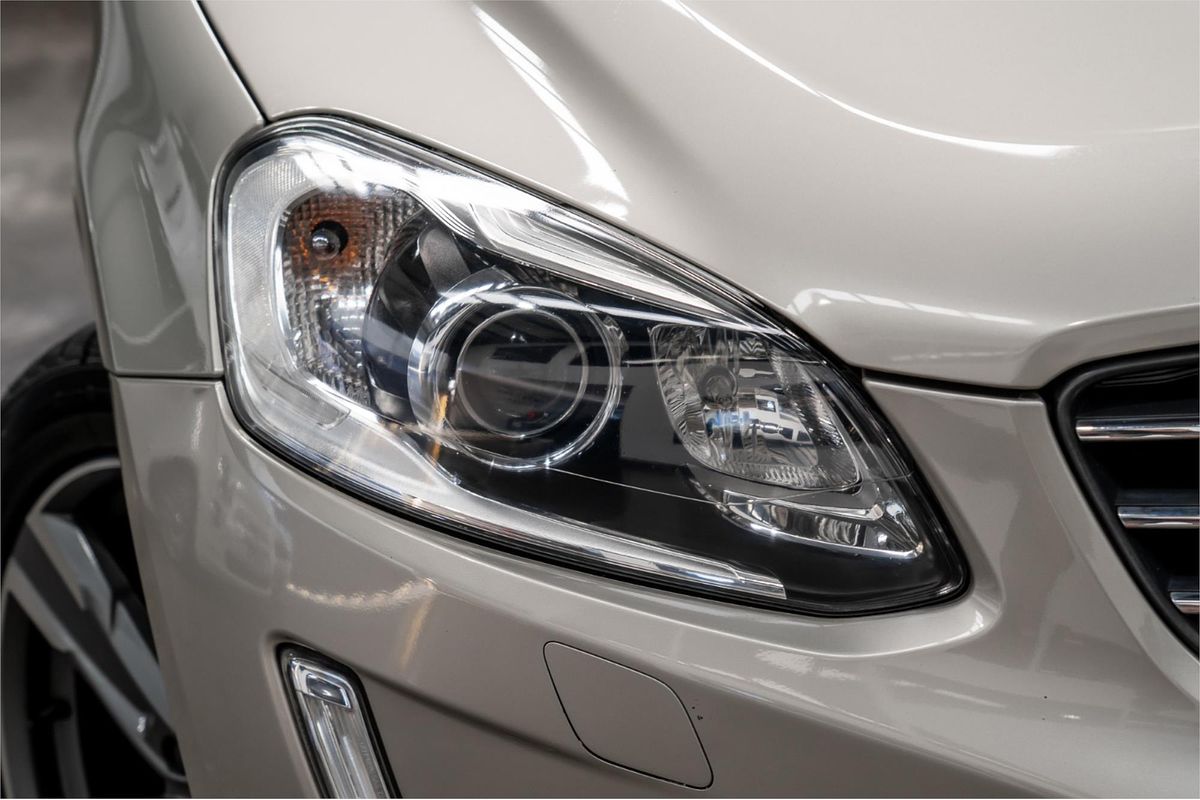 2016 Volvo XC60 T5 Luxury