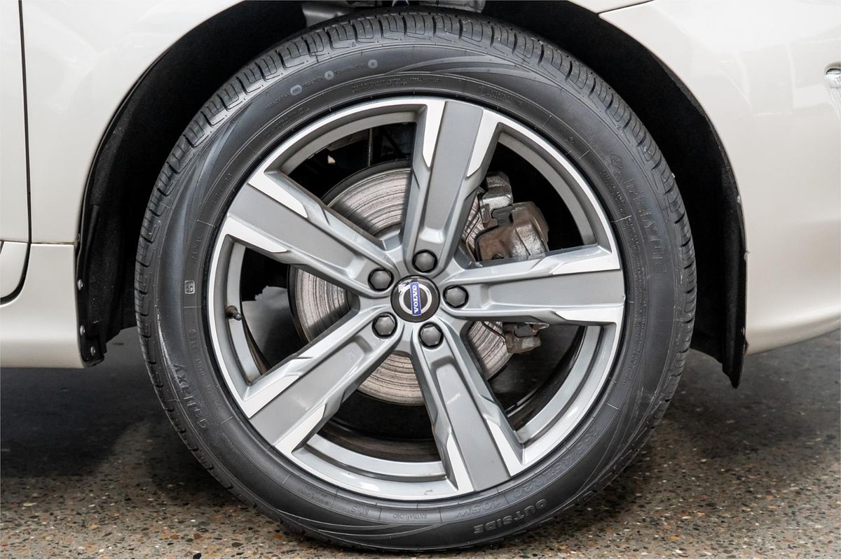 2016 Volvo XC60 T5 Luxury