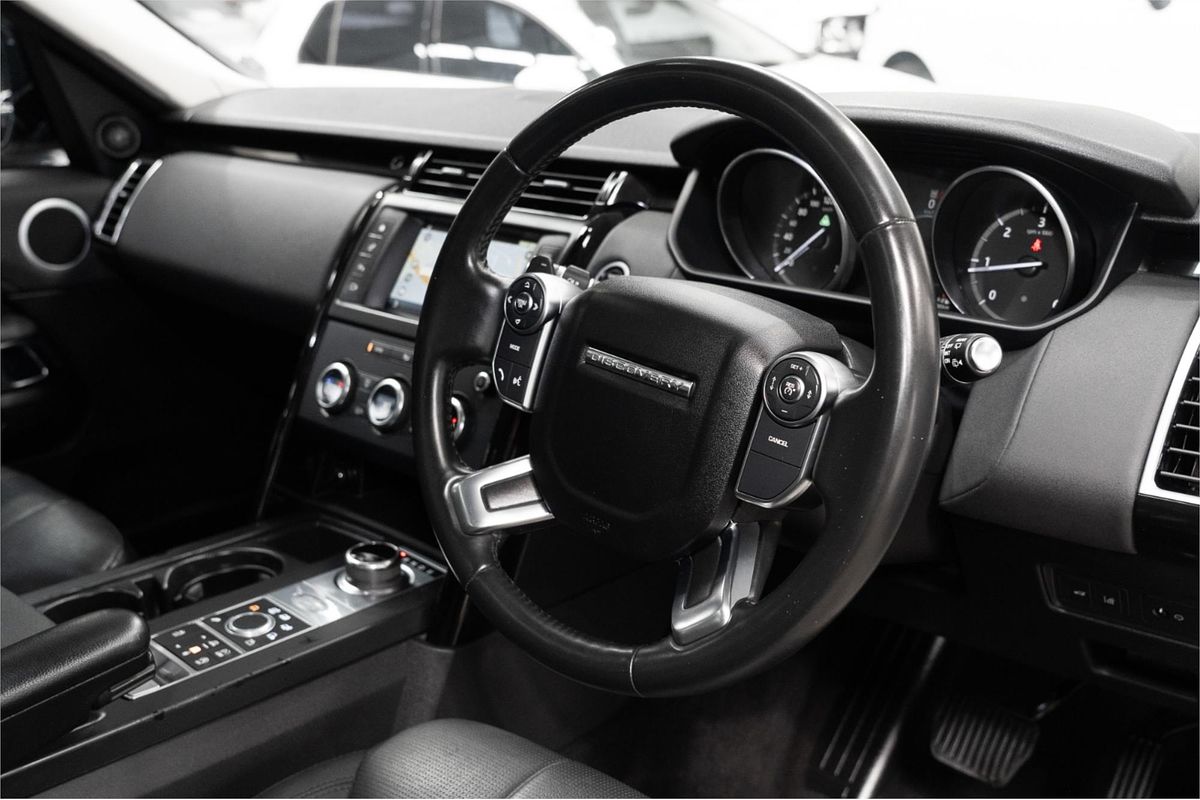 2017 Land Rover Discovery SD4 SE Series 5
