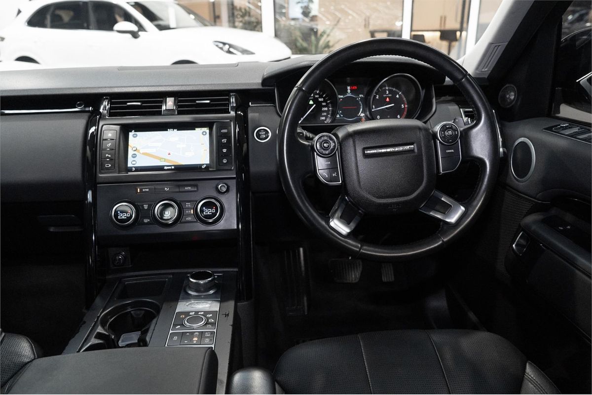 2017 Land Rover Discovery SD4 SE Series 5