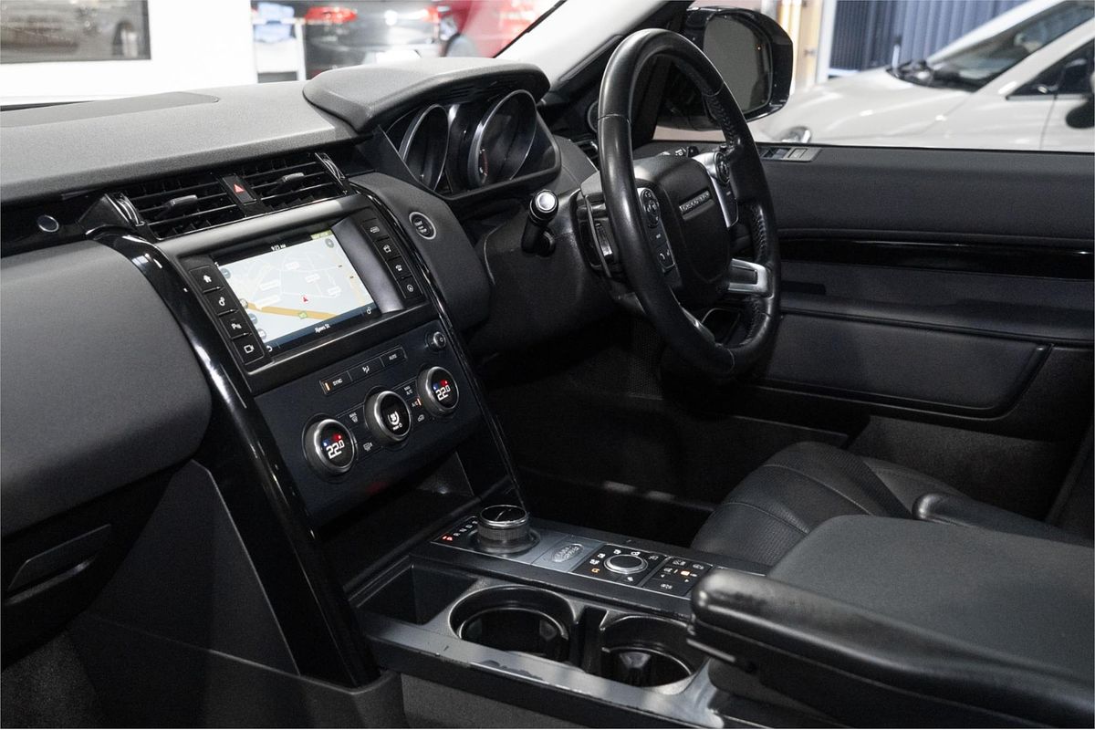 2017 Land Rover Discovery SD4 SE Series 5